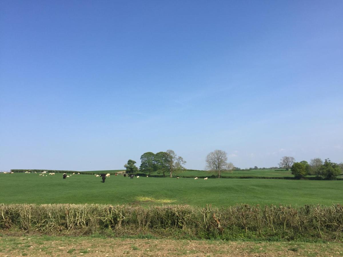 Вілла Weatherhead Farm Shepherds Hut Бакінгем Екстер'єр фото