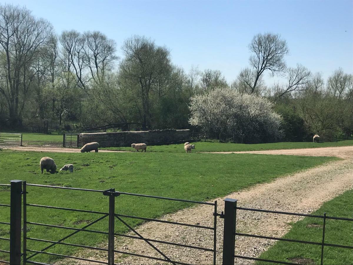 Вілла Weatherhead Farm Shepherds Hut Бакінгем Екстер'єр фото